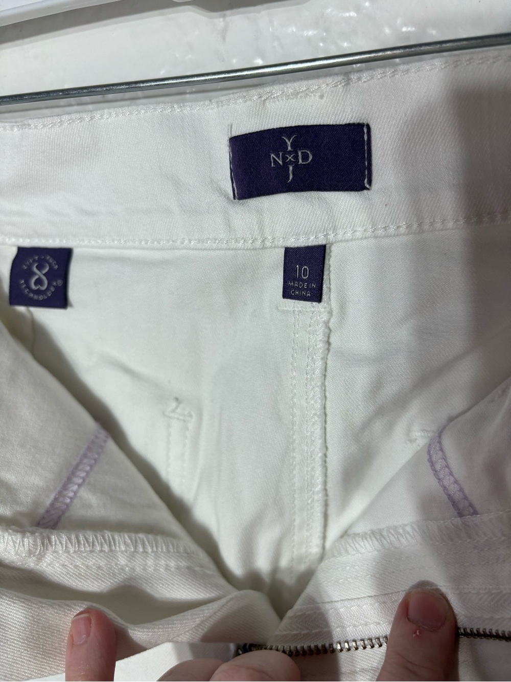 NYDJ White Cuffed Bermuda Shorts women’s 10 optic white nwt - Picture 4 of 5